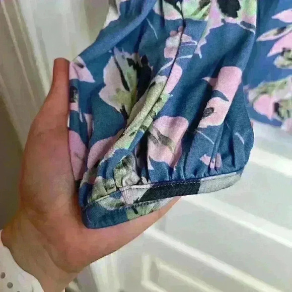 Witchery (Australian) blue floral long sleeve blouse - Picture 3 of 4